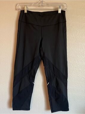 Zella 'Bees Knees' running compression capri pants Size Small
